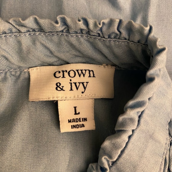 Crown and Ivy light blue smocked Blouse - Picture 6 of 7